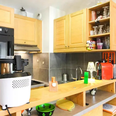 Apartment Joli, Spacieux T3 Sud Aux Pieds, Parking