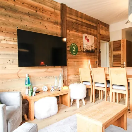 Apartment Joli, Spacieux T3 Sud Aux Pieds, Parking *